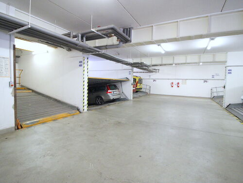 Fotografie nemovitosti - Pronájem, garážové stání, Praha 9 - Libeň, ul. Kurta Konráda